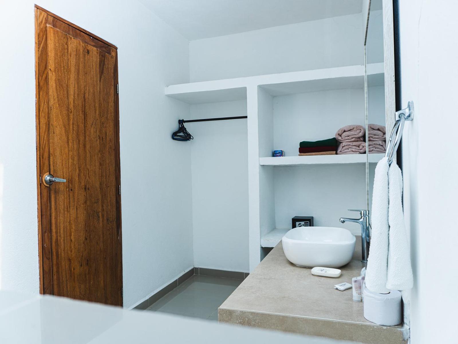 Huku Beach Hostel Паломино Экстерьер фото