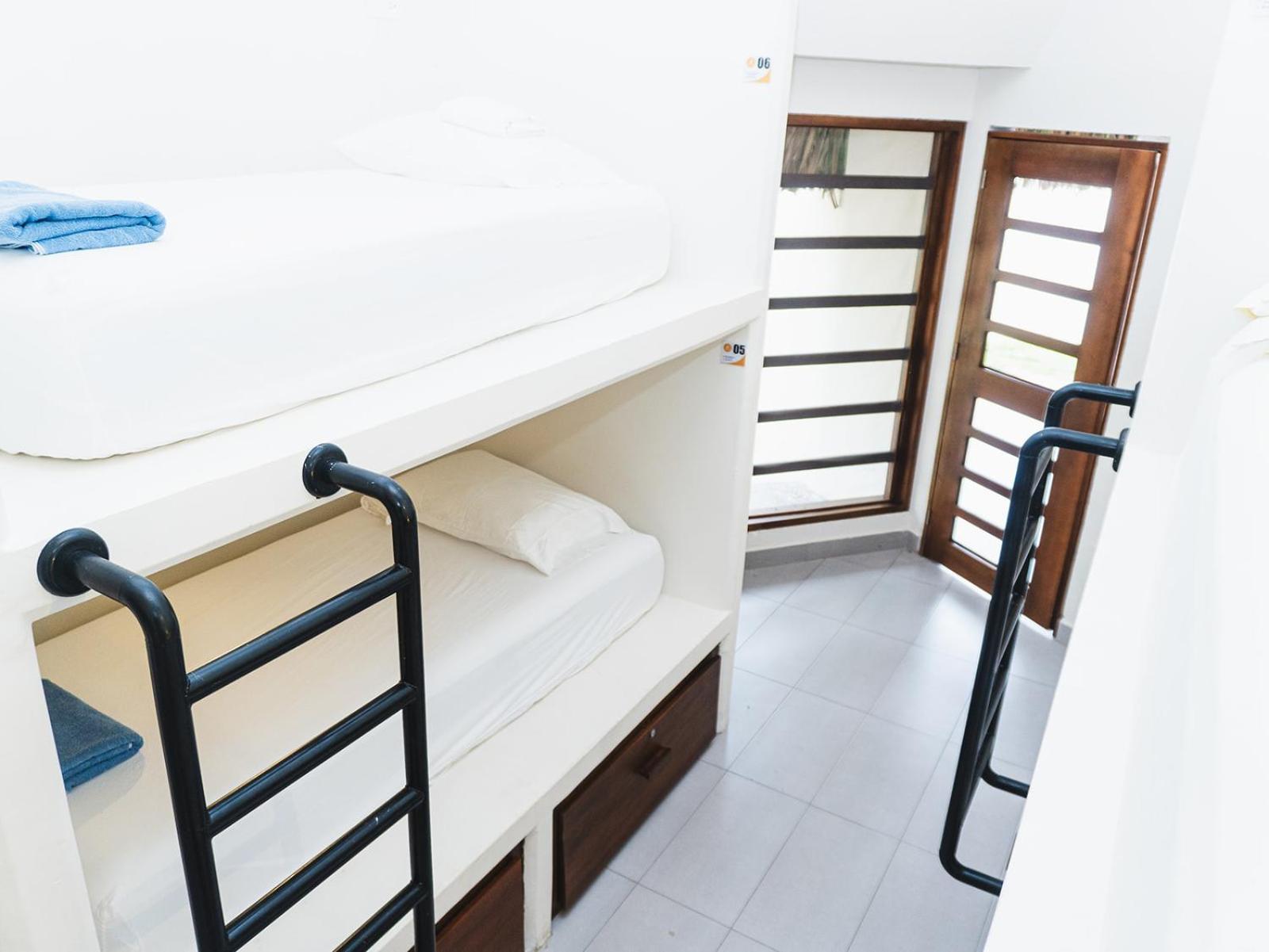 Huku Beach Hostel Паломино Экстерьер фото