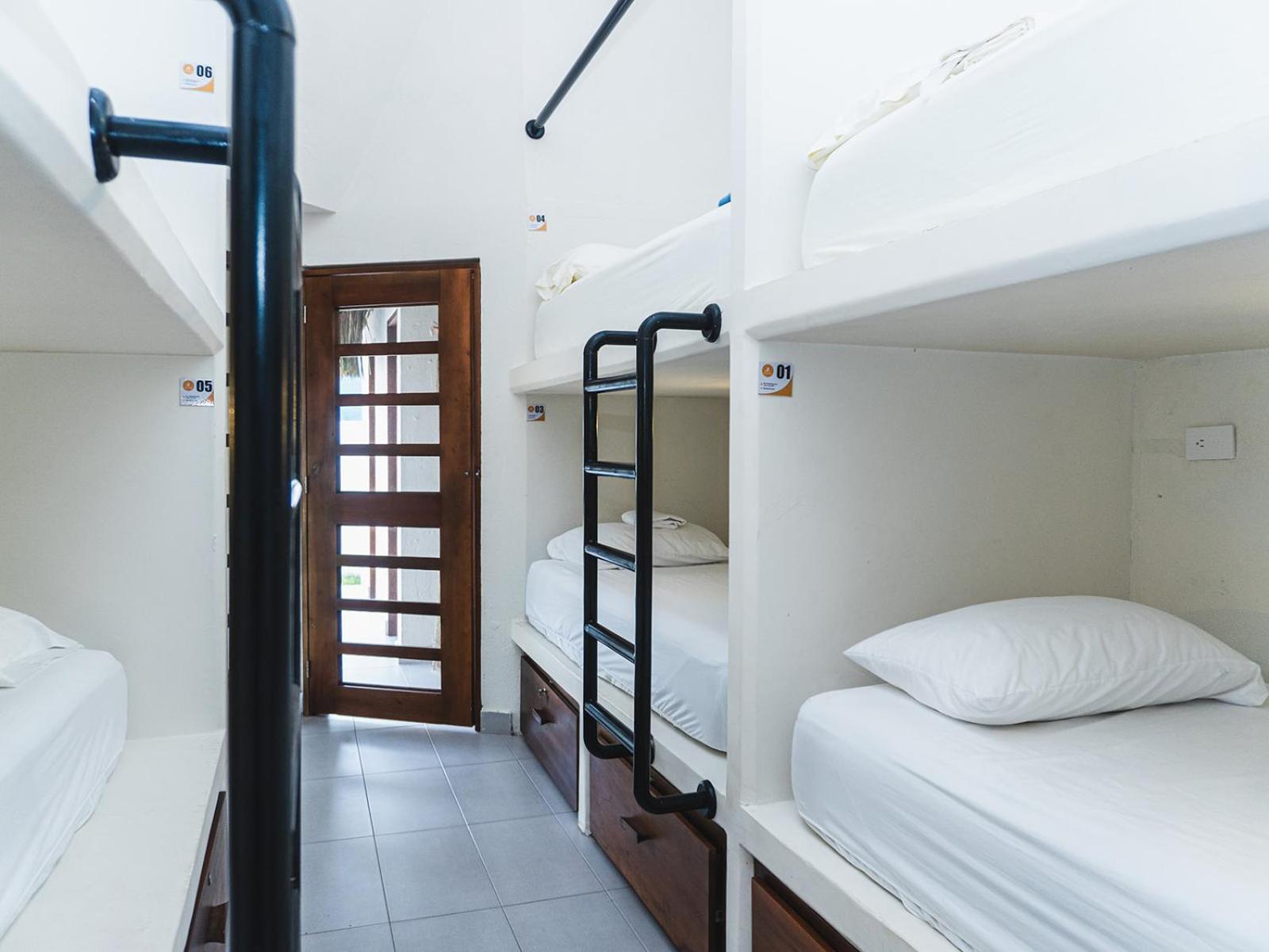 Huku Beach Hostel Паломино Экстерьер фото