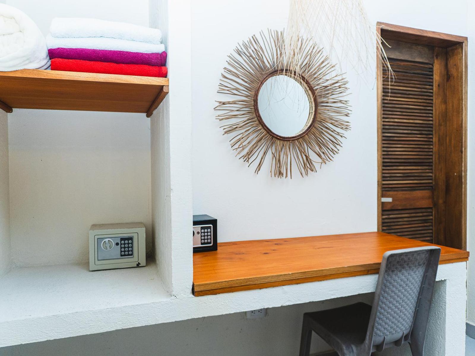 Huku Beach Hostel Паломино Экстерьер фото